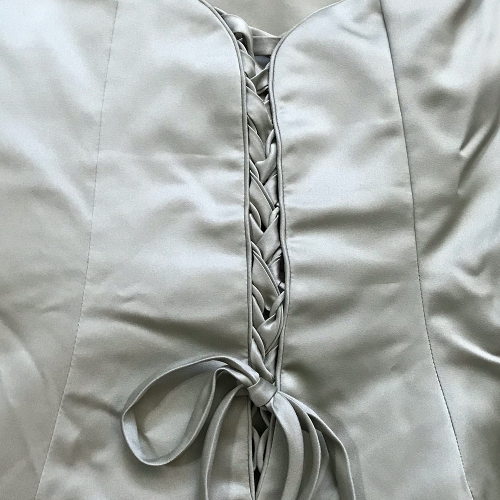 Simple dress - Picture 4 of 6
